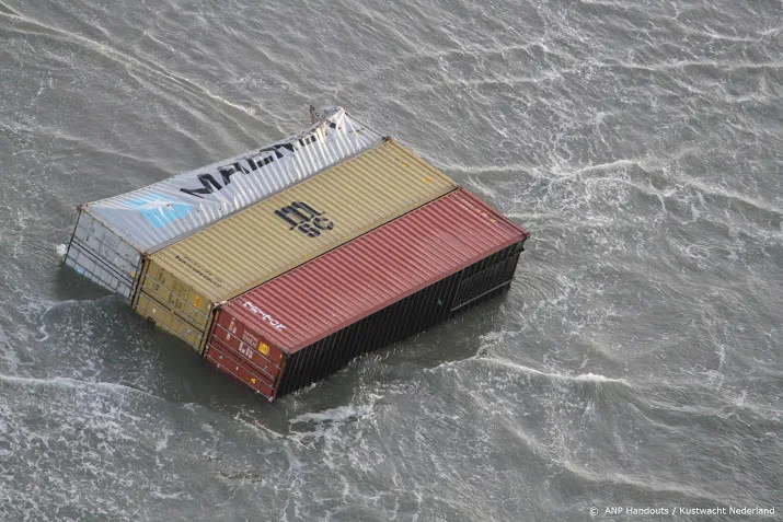 dertigtal containers teruggevonden op wadden