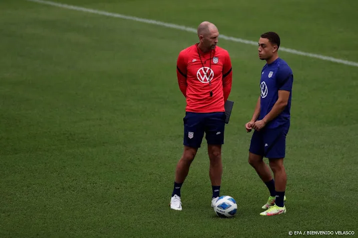 dest helpt amerikaanse voetballers aan zege in wk kwalificatie