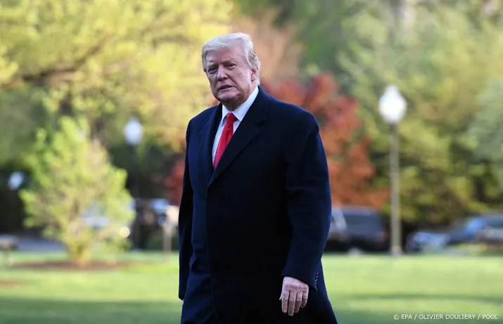 deutsche bank gesommeerd info trump te delen
