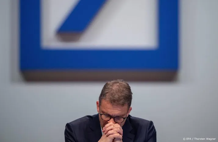 deutsche bank zet mes in management