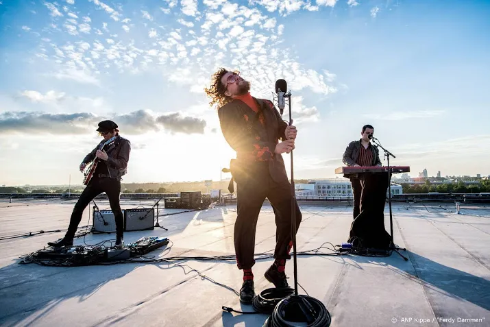 di rect naar scheveningse pier voor online show in open lucht