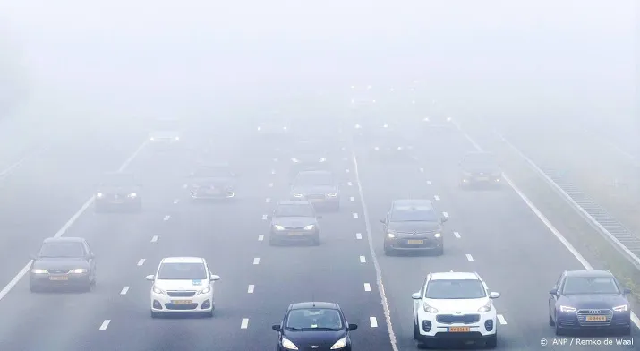 dichte mist in het zuiden en midden van het land
