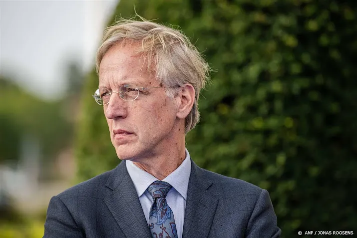 dijkgraaf stevig gediscussieerd over hoekstras qatar aanpak