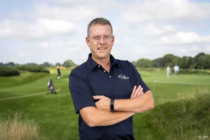 directeur stevens stapt op bij golffederatie om meldingen