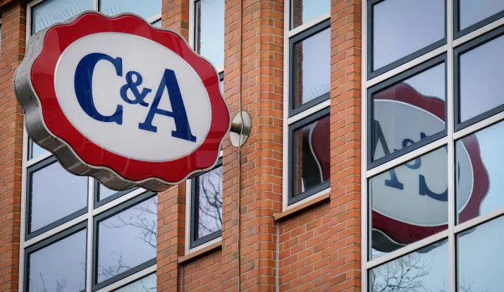 directeuren weg bij kledingketen ca