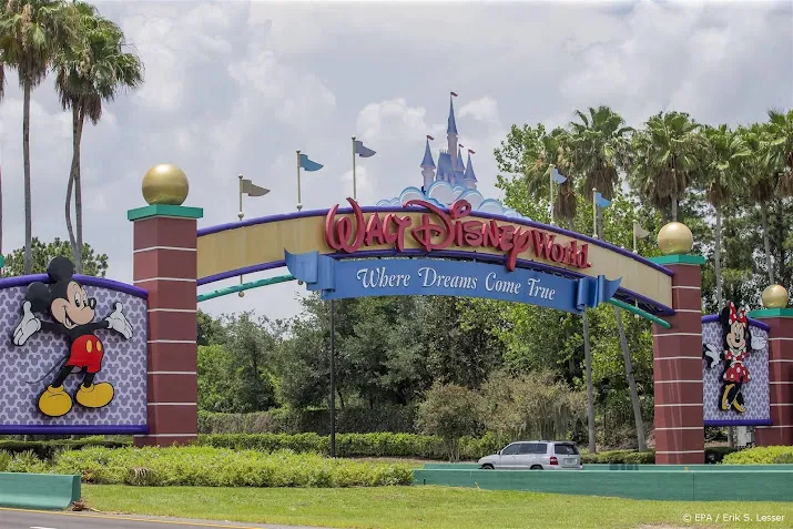 disney en gouverneur florida blijven ruzieen over disney world
