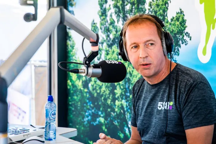 dj edwin evers krijgt comedy prijs
