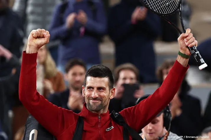 djokovic grapt na latertje op roland garros over feestje