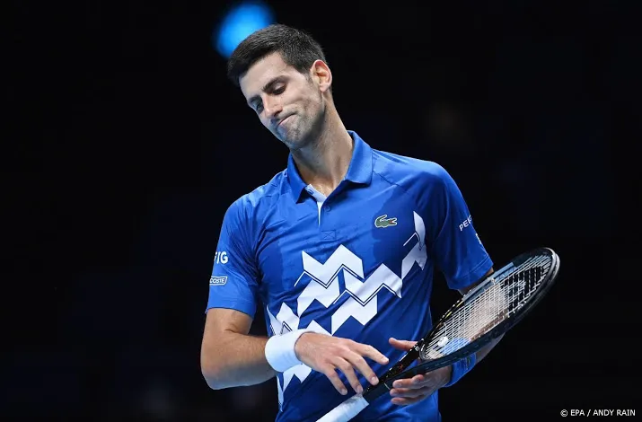 djokovic hard onderuit tegen medvedev in atp finals