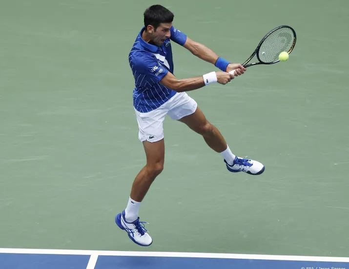 djokovic heeft vier sets nodig tegen edmund
