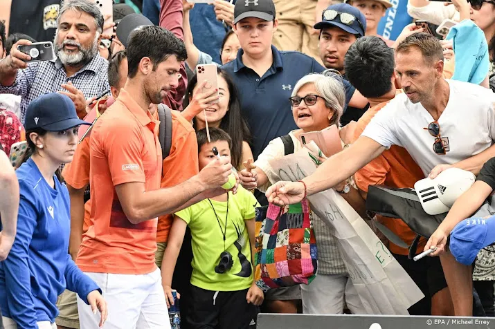 djokovic krijgt warm welkom in australie maar verliest dubbelspel