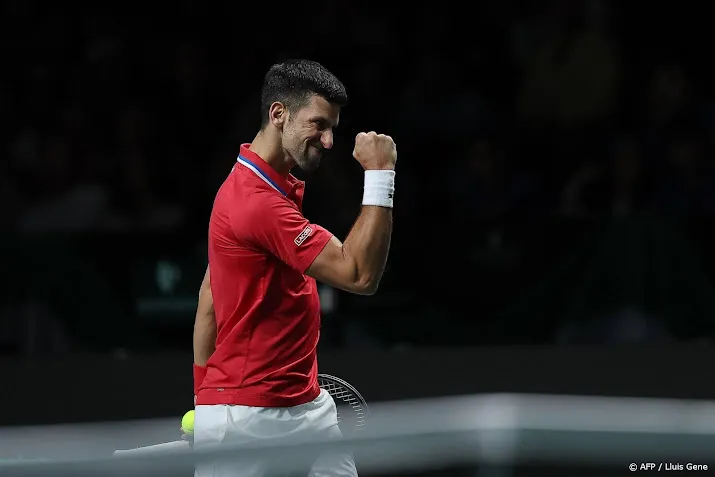 djokovic laat in daviscup drie matchpoints onbenut tegen sinner