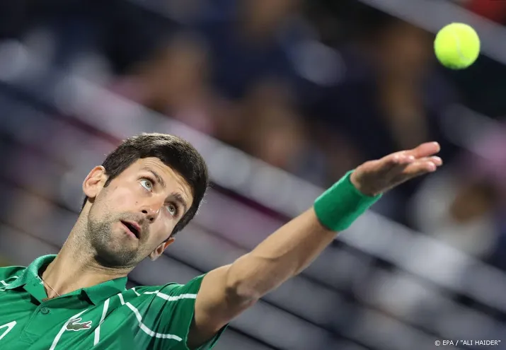 djokovic laat ook chatsjanov kansloos in dubai