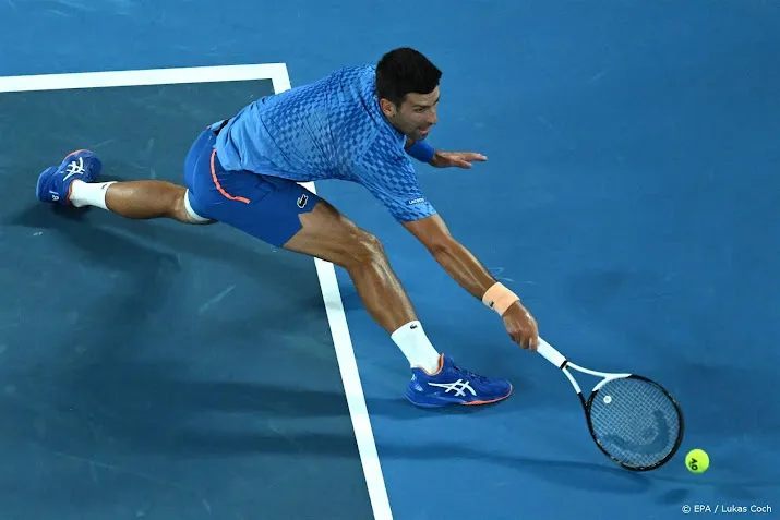 djokovic na kleine inzinking naar vierde ronde australian open