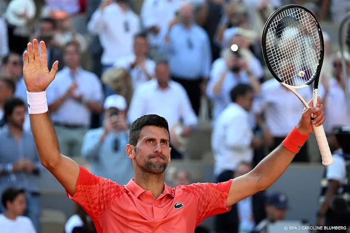djokovic na moeizaam begin in vier sets langs chatsjanov