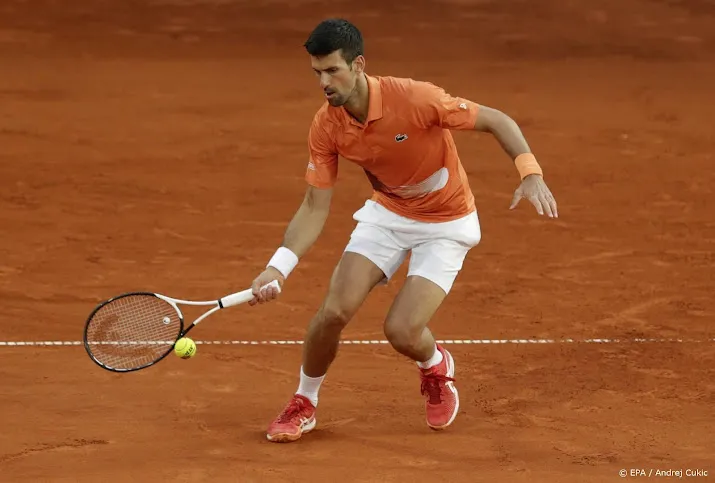 djokovic ontsnapt aan uitschakeling in belgrado