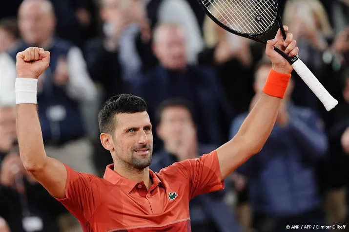 djokovic snelt op roland garros langs carballes baena