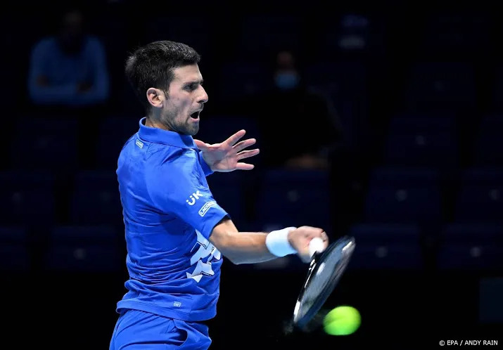 djokovic ten koste van zverev naar laatste vier atp finals