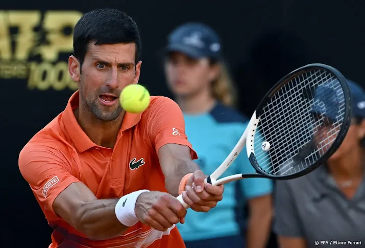 djokovic veel te sterk voor oude rivaal wawrinka op gravel rome