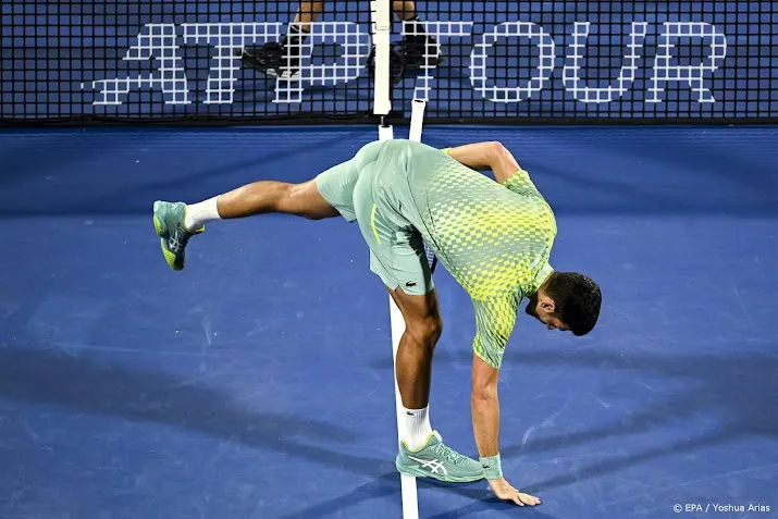 djokovic verslaat hurkacz op weg naar halve finale dubai