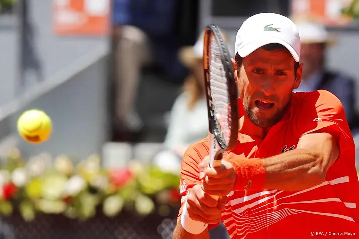 djokovic weer zonder setverlies langs chardy