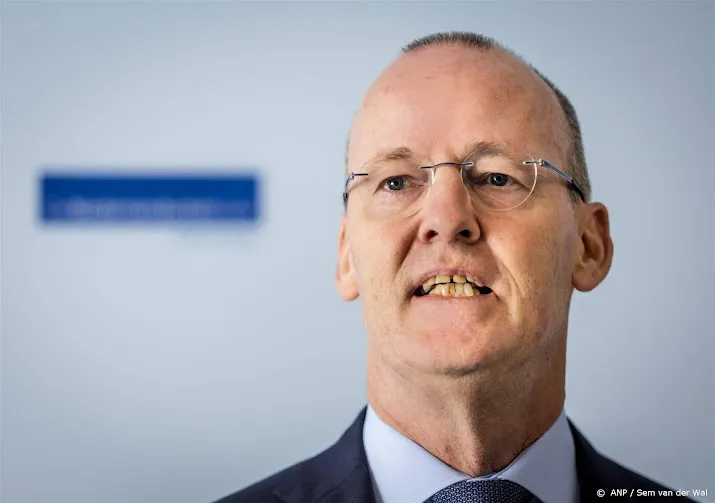 dnb baas ziet einde periode met steeds harder stijgende lonen