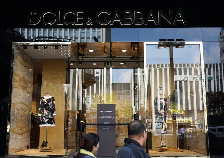 dolce gabbana door het stof om chinese rel
