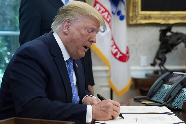 donald trump zegt lidmaatschap entertainmentvakbond op