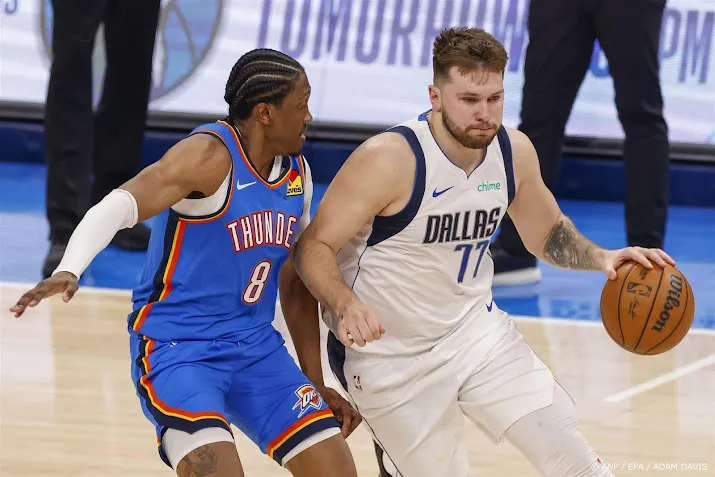 doncic en mitchell op schot voor mavericks en cavaliers in nba