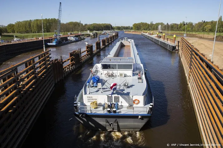 doorgang naar twentekanaal voor scheepvaart beperkt