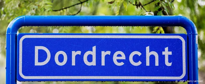 dordrecht sluit ook winkels vanwege drukte om 16 00 uur