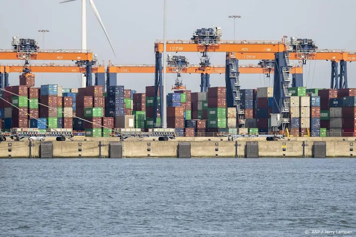 douane vindt 336 kilo cocaine in rotterdamse haven