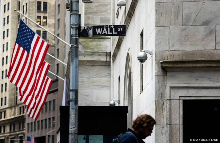 dow jonesindex voor het eerst door grens 30 000 punten