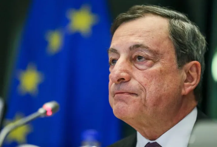 draghi blijft lid van bankiersclub