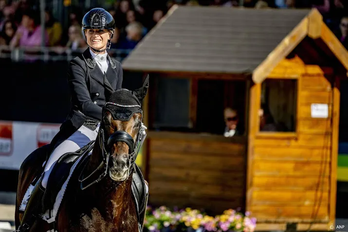 dressuuramazone van liere pakt op wk ook brons op de kur