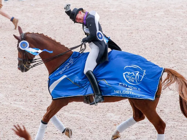 dressuurruiters buiten de medailles in tryon