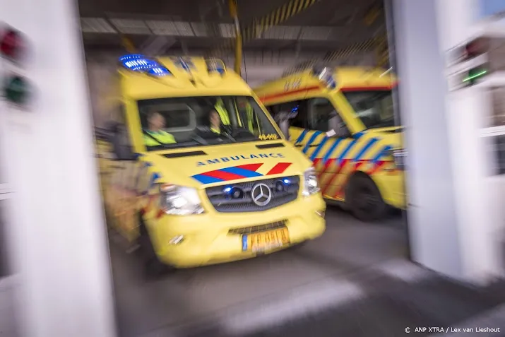 drie doden door botsing tussen ambulance en auto in helmond