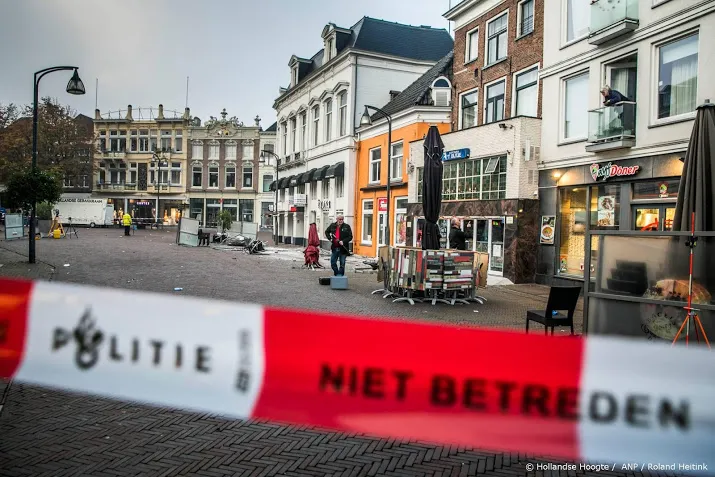 drie mensen vast voor aanrijding deventer