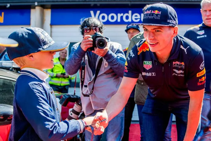 drie red bulls gelijktijdig op zandvoort