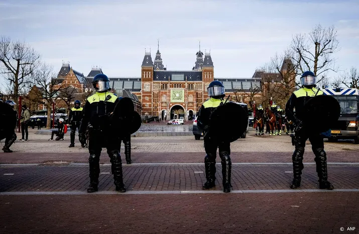 drie relschoppers museumplein moeten voor rechter verschijnen