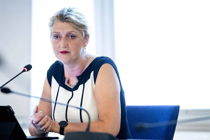 drie weken cel en contactverbod voor bedreigen burgemeester
