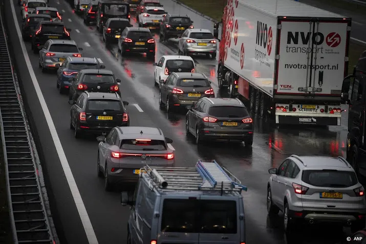drukke spits door herfstvakantie maar geen record
