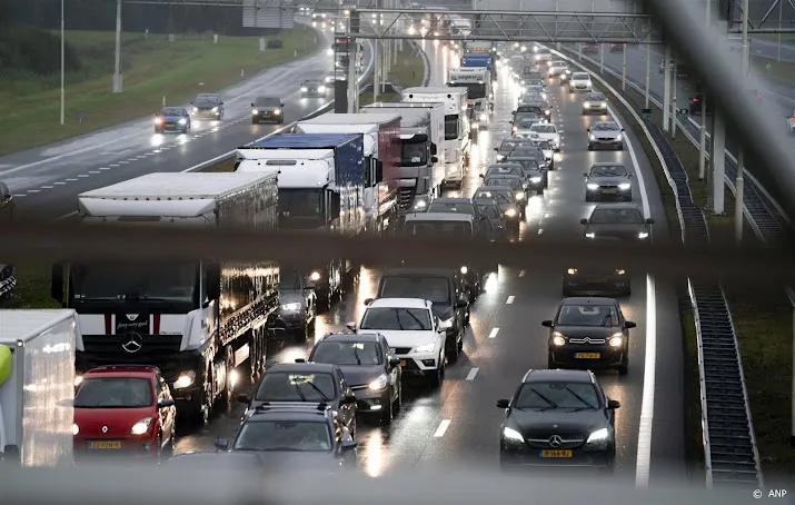 drukste ochtendspits van 2023 door onder meer regen en ongevallen