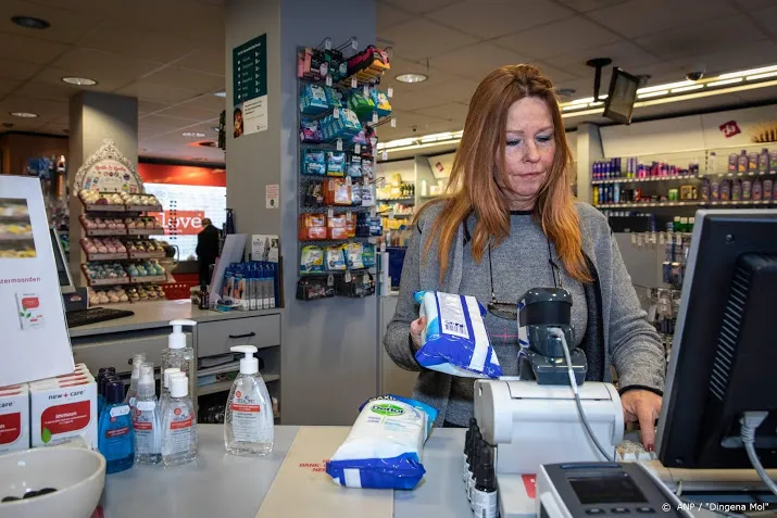 drukte bij drogisterijen nu coronavirus nadert
