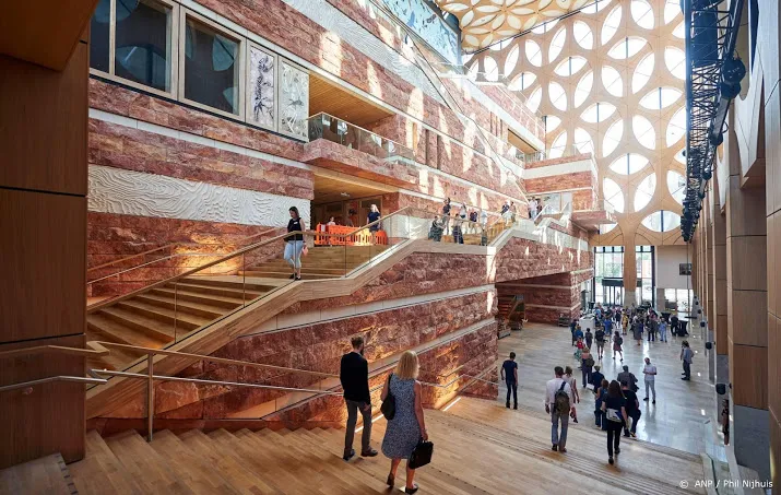 drukte bij heropende naturalis