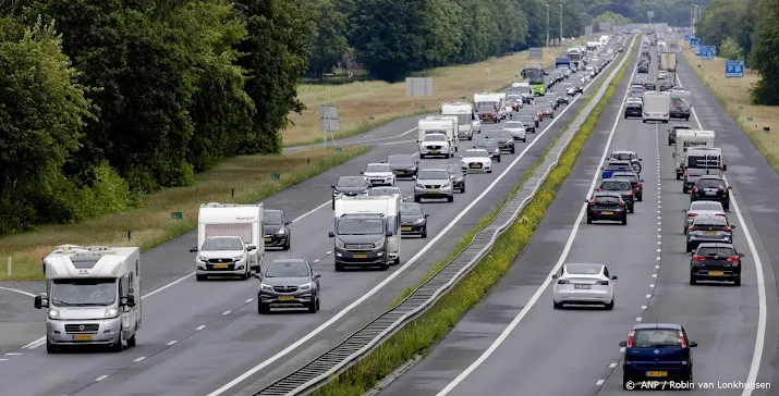 drukte door vakantiegangers op europese wegen