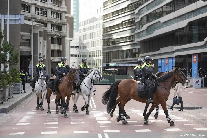 drukte in haagse straten neemt toe kort voor troonrede