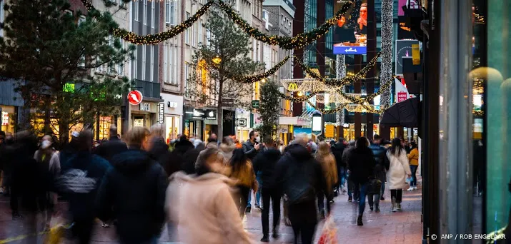 drukte in winkelstraten draagt bij aan corona stijging