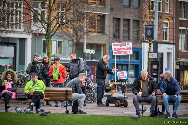 drukte neemt toe op museumplein ondanks verbod op demonstratie