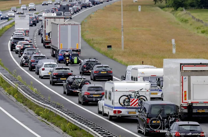 drukte op europese wegen door vakantieverkeer